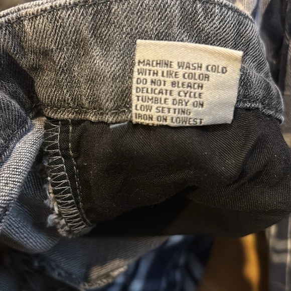 Tractr Women’s Gray Frayed Hem Jeans Size 30 - Picture 6 of 6